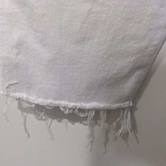 Levi's | Women's Plus Wedgie Skinny in White - Picture 13 of 13